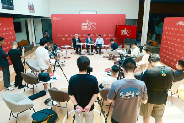 中学生三人篮球赛启动